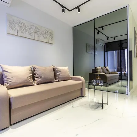 Fashionable Apartments. Smartplaza Metro Minskaya. Obolon Апартаменти *