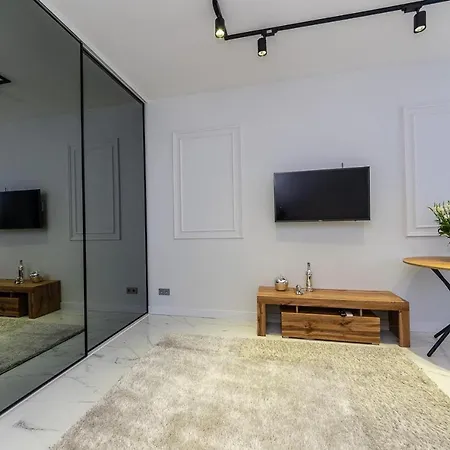 Апартаменти Fashionable Apartments. Smartplaza Metro Minskaya. Obolon Київ
