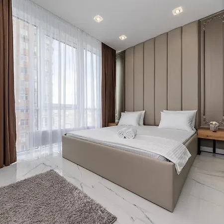 Fashionable Apartments. Smartplaza Metro Minskaya. Obolon 公寓 *